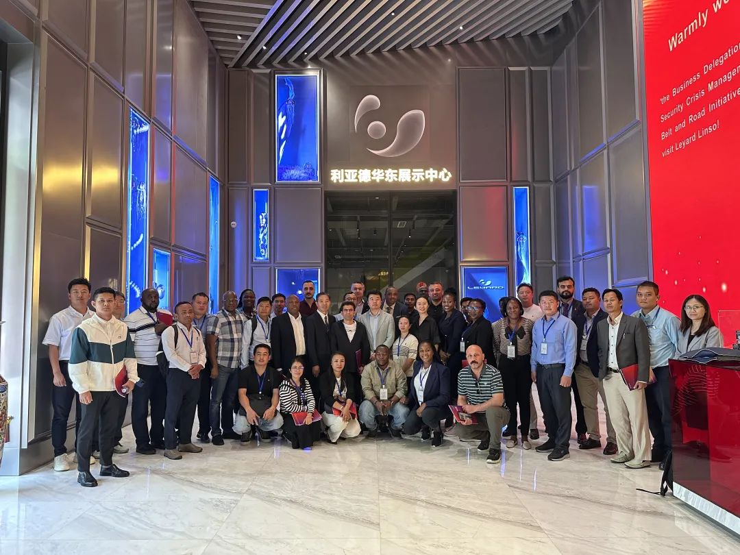 “一带一路”八国航空安保与危机管理商务考察团到访K8凯发·蓝硕，共探国际合作新机遇