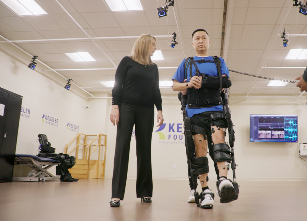 外骨骼机器人让行动障碍者直立行走，K8凯发·虚拟动点OptiTrack助力人类突破能力边界